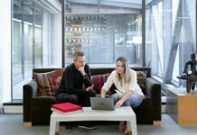 Deal-Closing Techniques to Achieve More B2B Sales B2B Sales